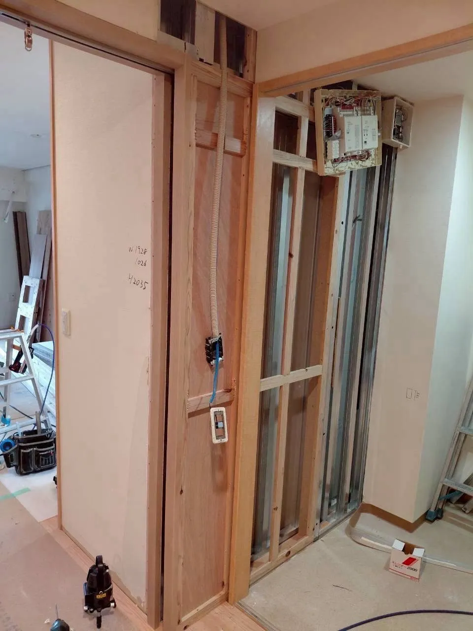 建具工事の様子